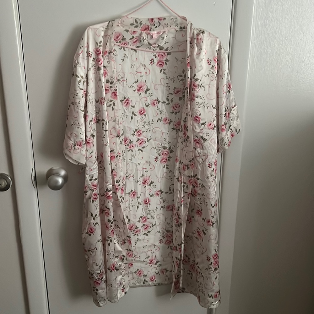 Silky Robe Size Medium
